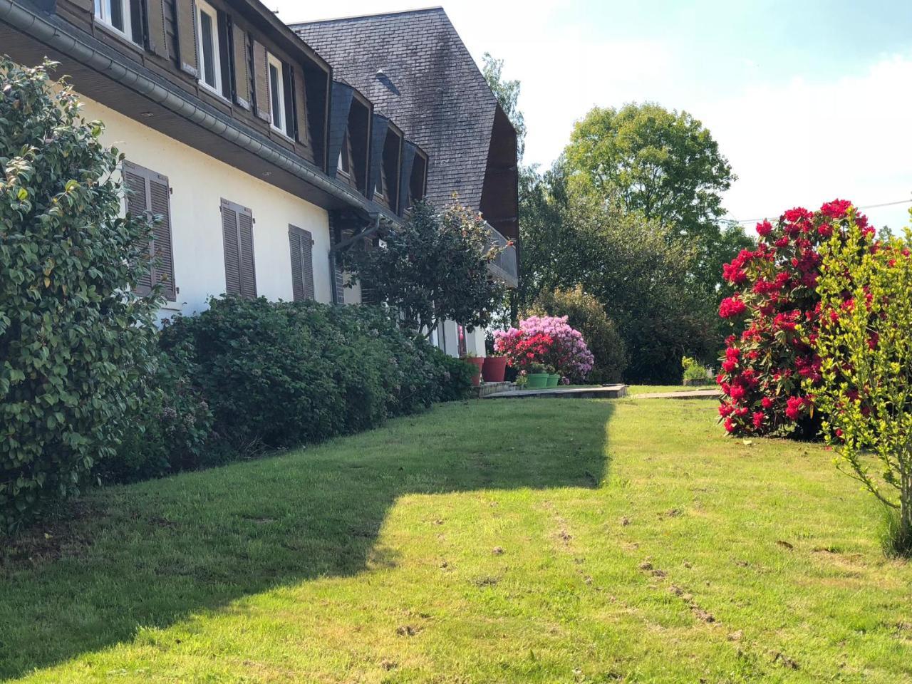 Hotel La Cle Des Champs Le Teilleul Exterior foto